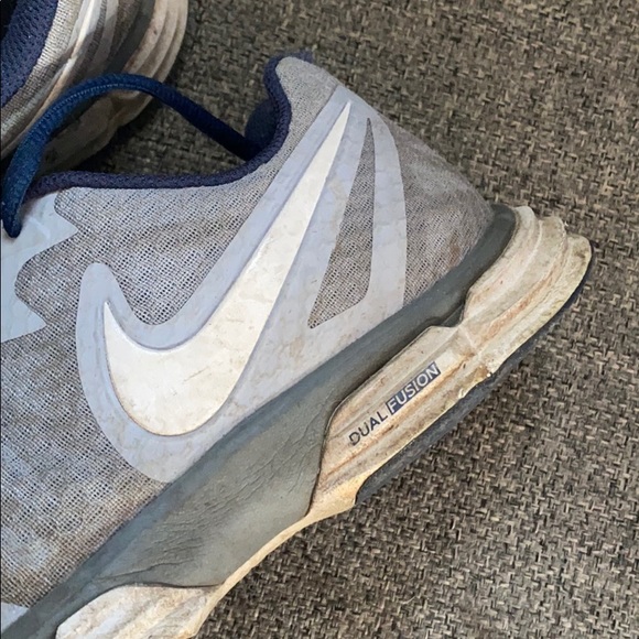 Nike Dual Fusion Gym Shoes - Picture 3 of 7